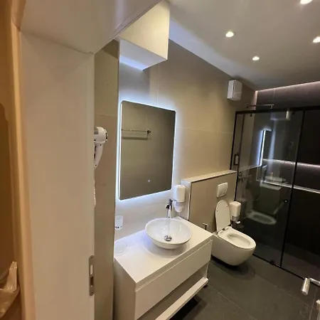 Charles Center Guest house Tirana