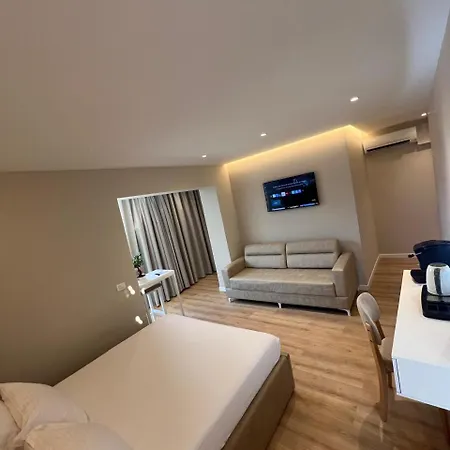 Charles Center 3* تيرانا