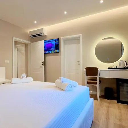 Charles Center 3* تيرانا