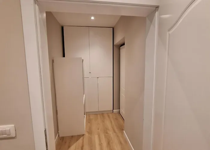 Charles Center 3* 티라나