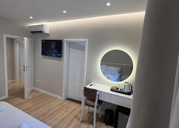 Charles Center 3*