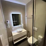 Charles Center 게스트하우스 3*