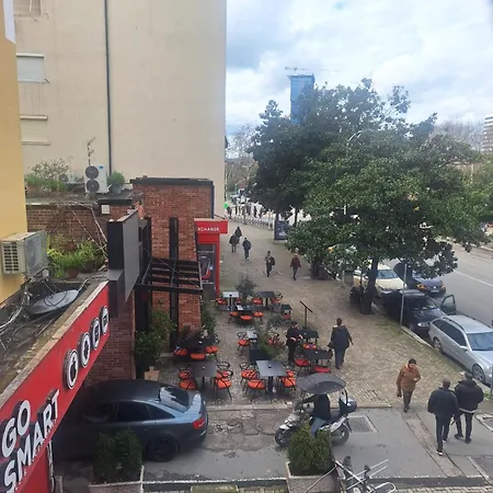 Charles Center Vendégház Tirana